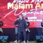 Perak Sultan at fundraising dinner/concert